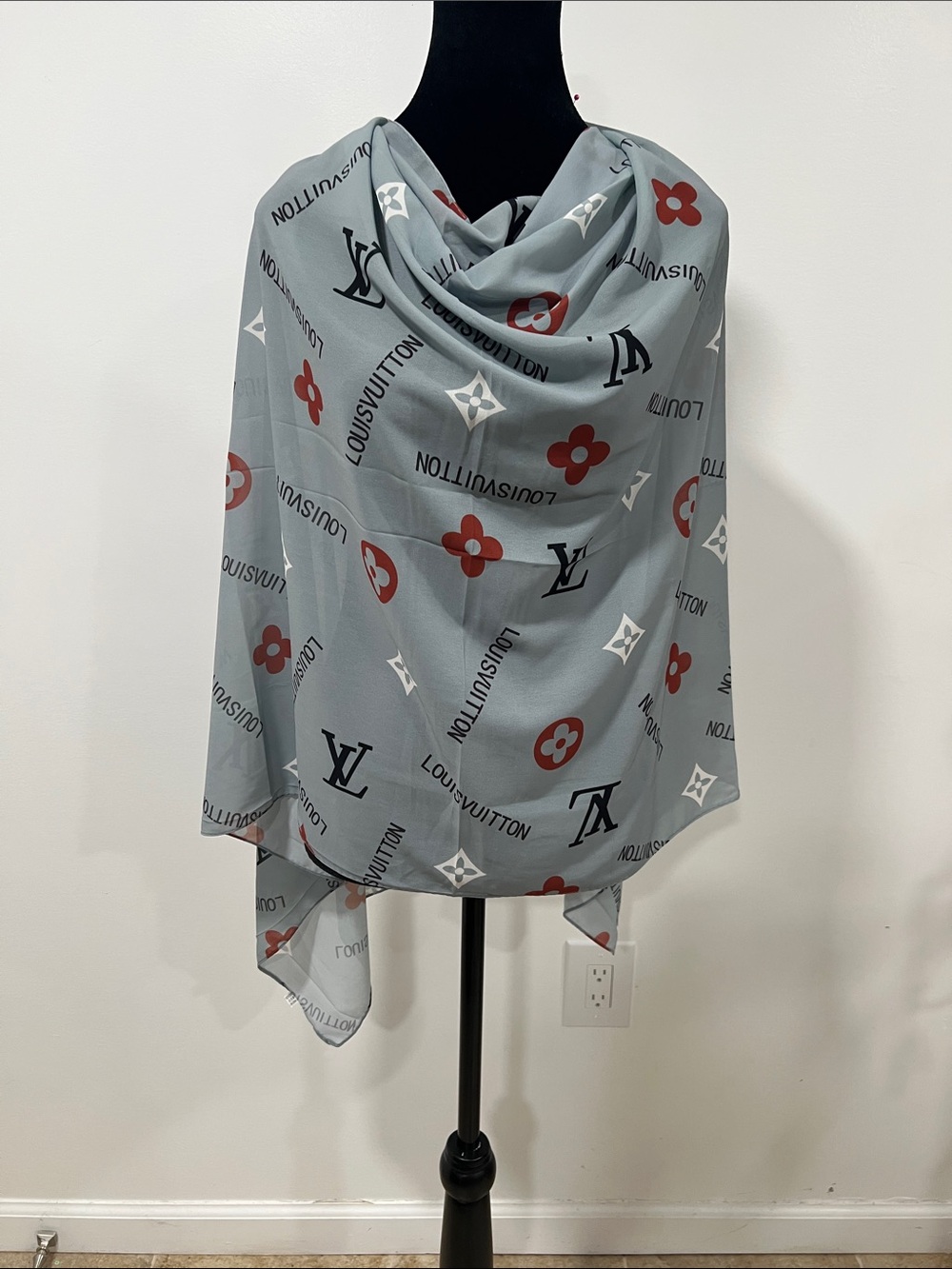 New Listing (( not authentic))NEW❤️LV Chiffon Shawl